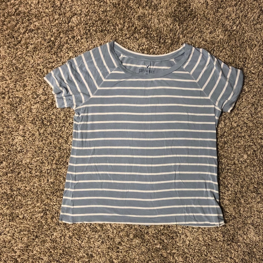 Soft and Sexy American Eagle shirt!